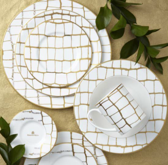 Alligator White Dinner Plate